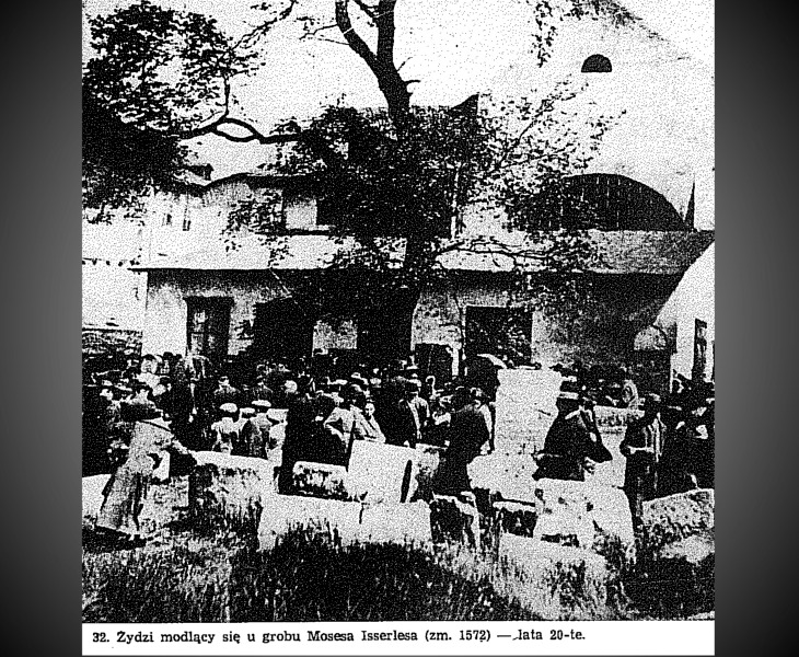 תפילה ליד הקבר של הרב משה איסרליש